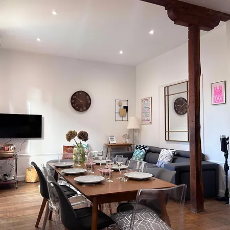 Maison Remoise Hyper Centre - Parking - Terrace Holiday home *